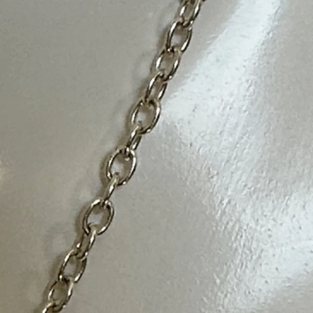 925 Sterling Silver this chic